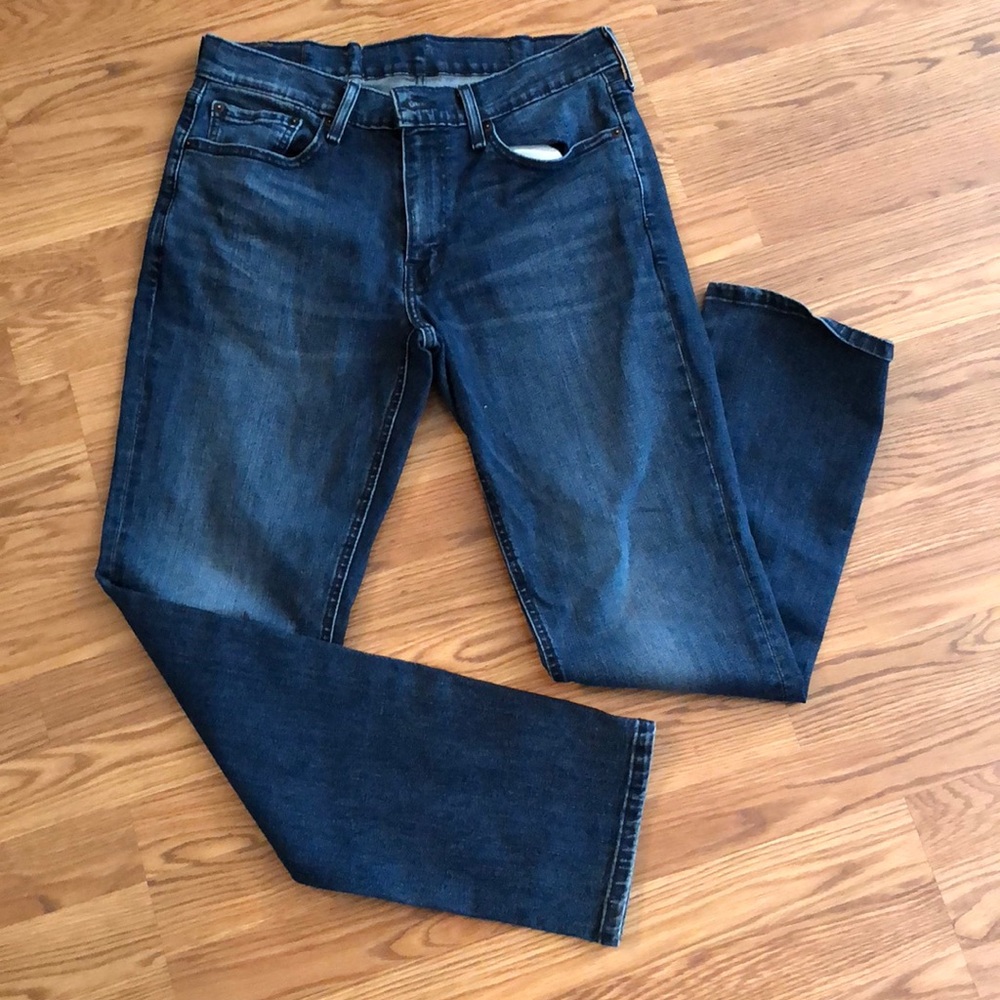 Levi’s 541 32x32 dark distressed jeans